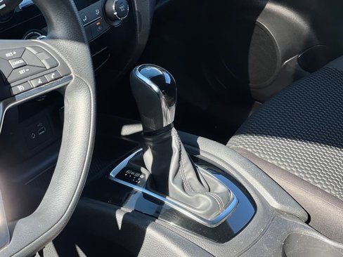 Used 2019 Nissan Rogue Sport S image 19