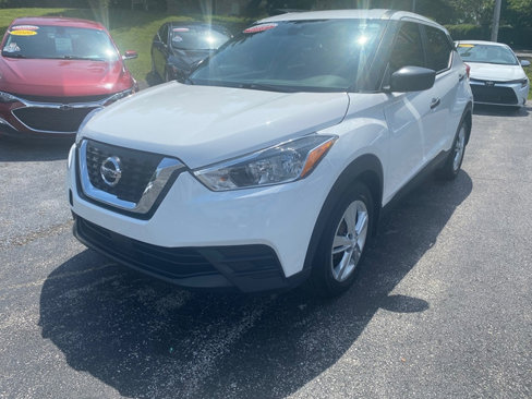 Used 2020 Nissan Kicks S image 5