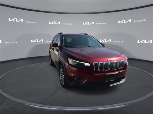Used 2019 Jeep Cherokee Latitude Plus w/ Comfort/Convenience Group image 3