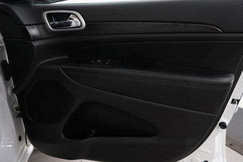 Used 2018 Jeep Grand Cherokee Altitude image 9
