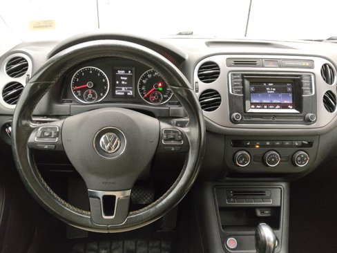 Used 2016 Volkswagen Tiguan S image 22