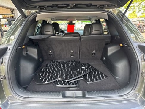 Used 2019 Jeep Cherokee Limited image 23