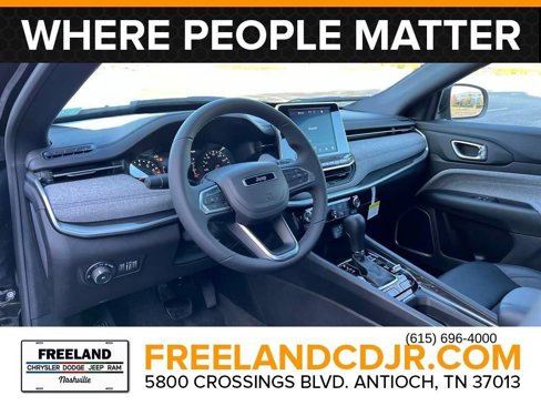 New 2025 Jeep Compass Latitude image 19
