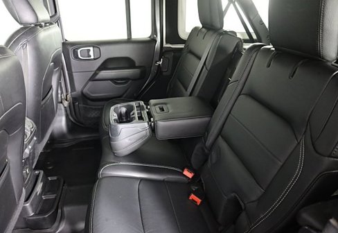 Used 2019 Jeep Wrangler Unlimited Sahara image 22