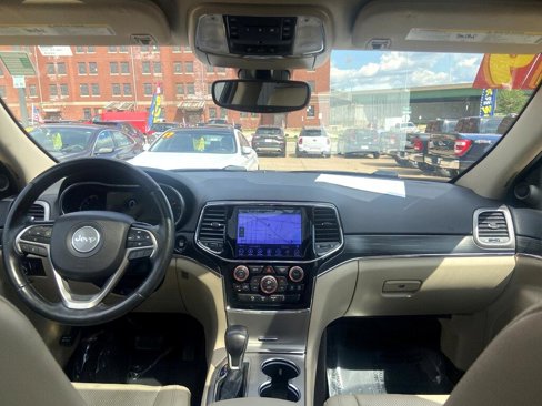 Used 2019 Jeep Grand Cherokee Limited w/ Luxury Group II image 16