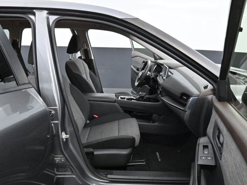 Used 2021 Nissan Rogue S image 25