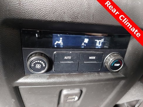 Used 2021 Chevrolet Traverse LS image 17