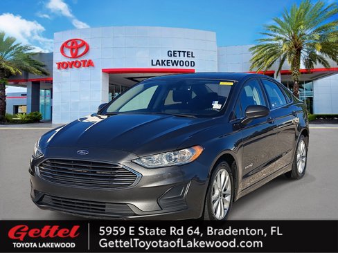 Used 2019 Ford Fusion SE image 1
