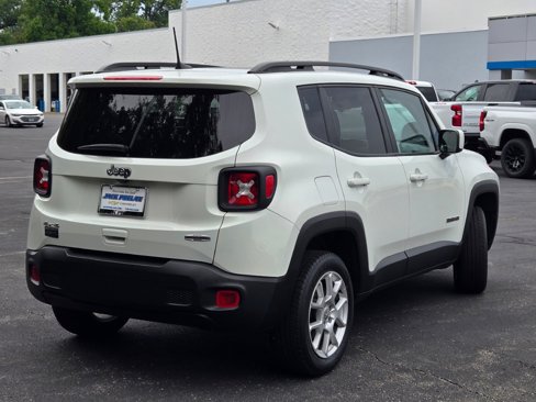Used 2020 Jeep Renegade Latitude w/ Cold Weather Group image 10