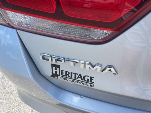 Used 2017 Kia Optima LX image 9