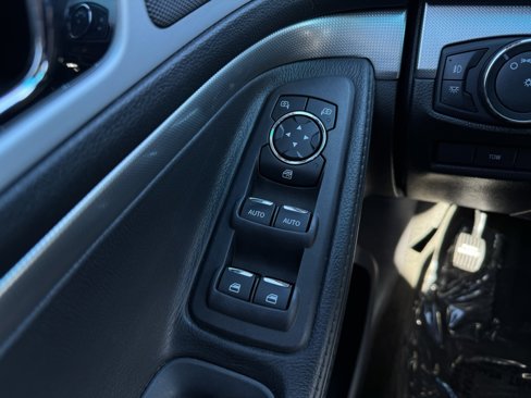 Used 2014 Ford Explorer XLT image 27
