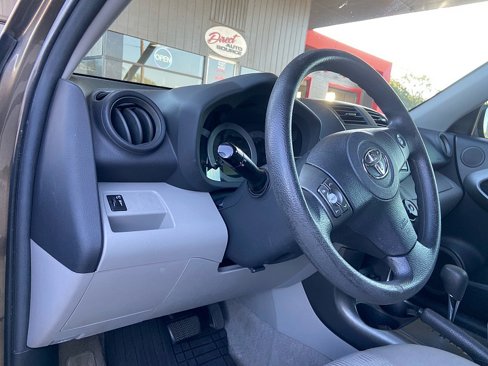 Used 2012 Toyota RAV4 4WD image 10
