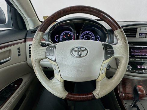 Used 2011 Toyota Avalon Limited image 11