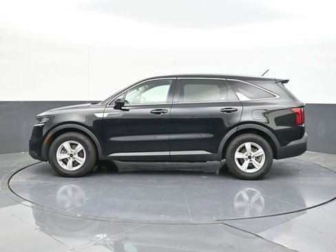 Used 2021 Kia Sorento LX image 8