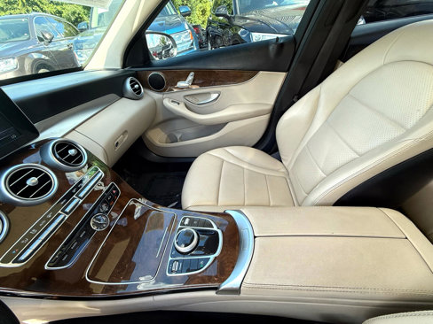 Used 2017 Mercedes-Benz C 300 Sedan image 19