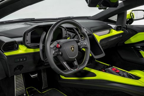 Used 2024 Lamborghini Revuelto image 11