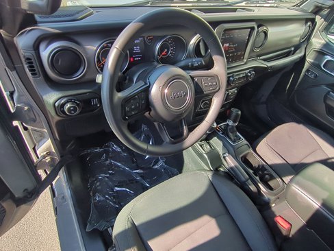 Used 2023 Jeep Gladiator Sport image 16
