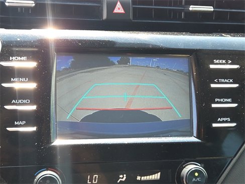 Used 2019 Toyota Camry SE image 19