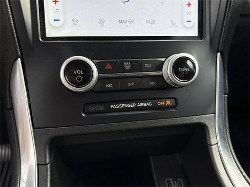 Used 2022 Ford Edge Titanium image 9