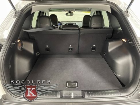 Used 2022 Jeep Cherokee Trailhawk image 24