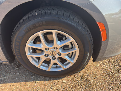 Used 2023 Chrysler Pacifica Touring-L image 9