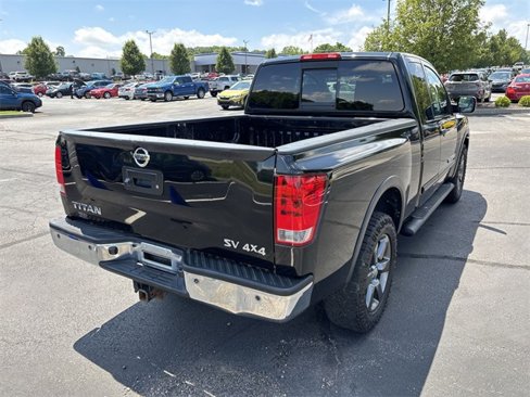 Used 2015 Nissan Titan SV w/ SV Value Truck Package image 11