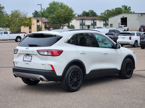 Used 2022 Ford Escape Titanium w/ Titanium Elite Package image 3
