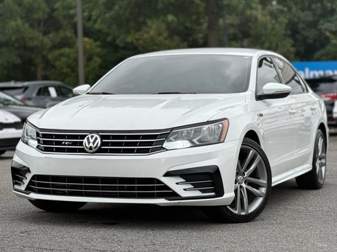 Used 2018 Volkswagen Passat 2.0T R-Line image 1