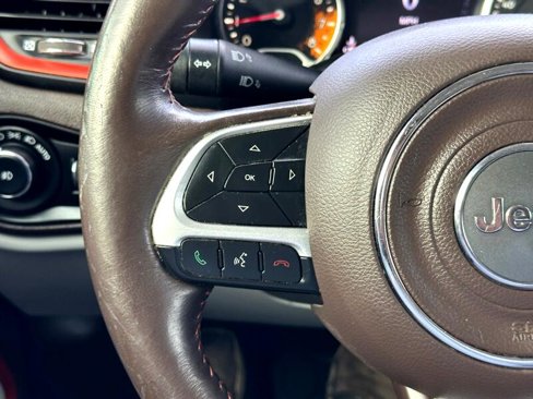 Used 2017 Jeep Renegade Limited image 29