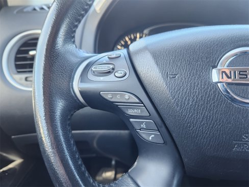 Used 2018 Nissan Pathfinder SV image 15