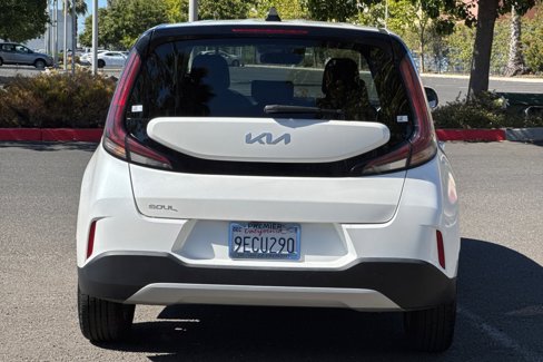 Used 2023 Kia Soul LX w/ LX Technology Package image 5