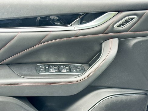 Used 2019 Maserati Levante image 22