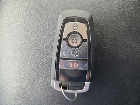 Used 2018 Ford Edge Titanium image 29