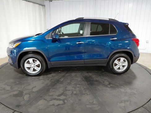 Certified 2020 Chevrolet Trax LT w/ LT Convenience Package image 2