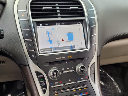 Used 2019 Lincoln Nautilus Reserve image 16