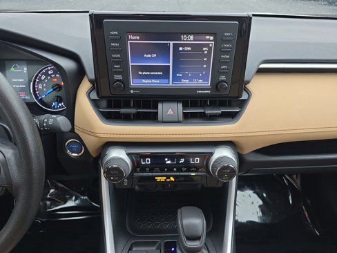 Used 2021 Toyota RAV4 XLE image 16