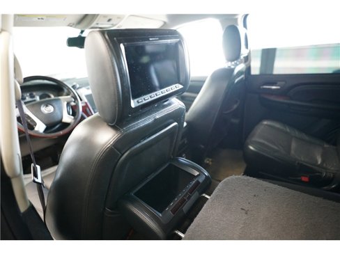 Used 2010 Cadillac Escalade AWD image 13