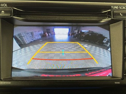 Used 2018 Toyota RAV4 SE image 18
