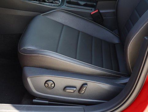 Used 2023 Volkswagen Jetta SE image 14