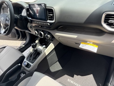 New 2025 Hyundai Venue SEL image 17