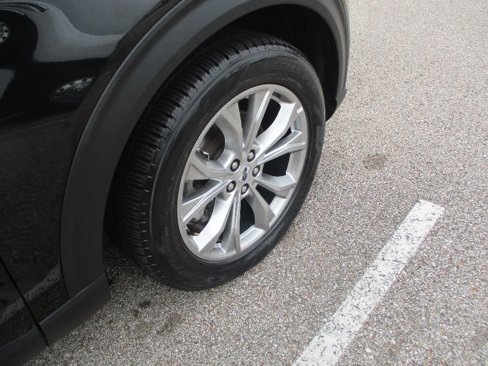 Used 2023 Ford Explorer Limited image 23