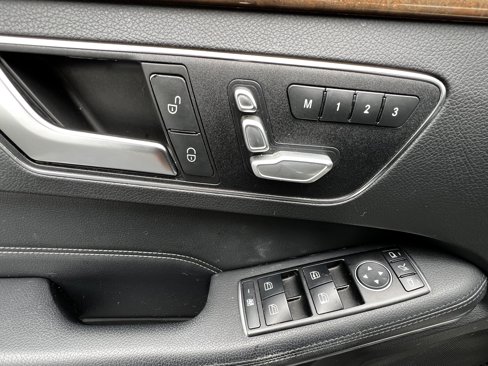 Used 2015 Mercedes-Benz E 250 BlueTEC Sedan image 14