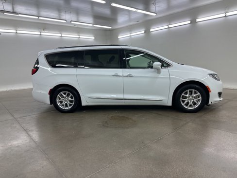 Used 2020 Chrysler Pacifica Touring-L image 13
