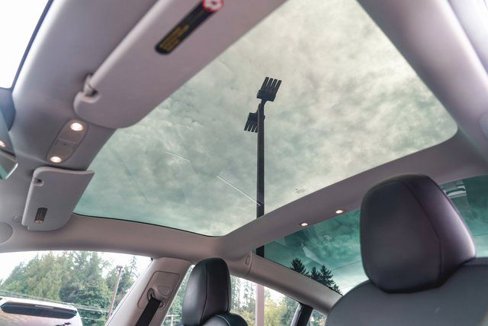Used 2018 Tesla Model 3 Long Range image 17