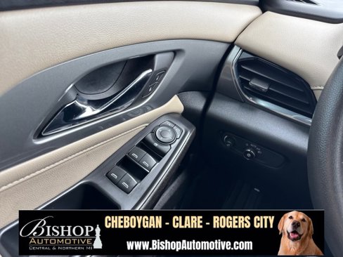 Used 2023 Chevrolet Traverse LS image 24