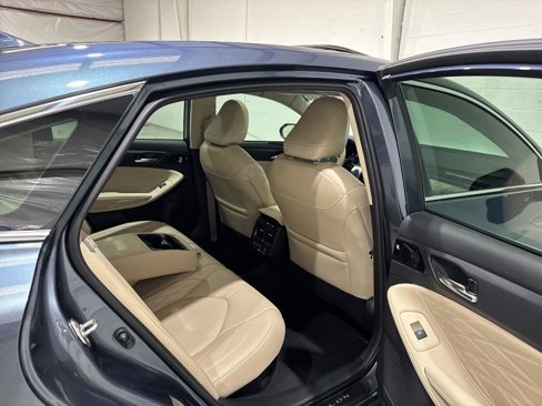 Used 2020 Toyota Avalon Limited image 71