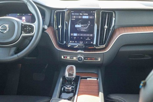 Used 2023 Volvo XC60 B6 Ultimate w/ Protection Package Premier image 21