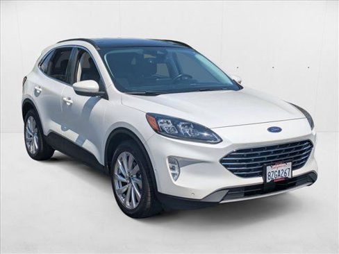 Used 2021 Ford Escape Titanium w/ Titanium Elite Package image 3