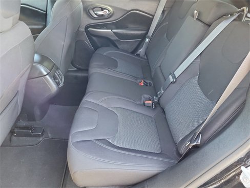 Used 2020 Jeep Cherokee Latitude image 18