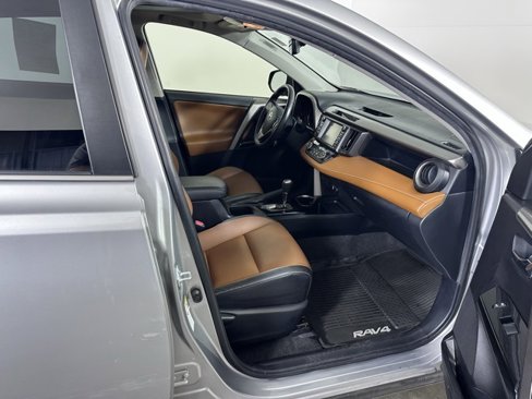 Used 2018 Toyota RAV4 Limited image 10